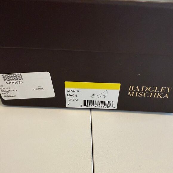 Badgley Mischka Macie Ivory Satin Embellished D’Orsay Peep Toe Shoes Sz9 Wedding - Picture 10 of 14